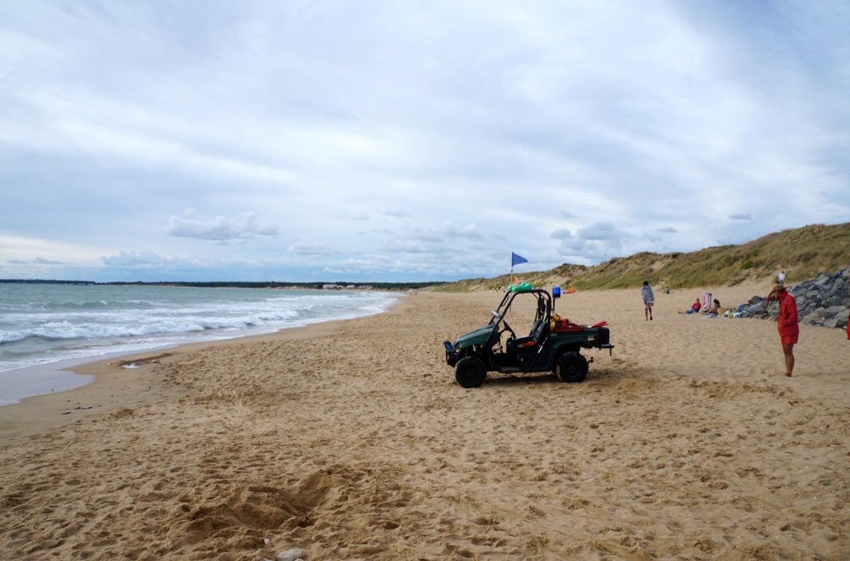 Vue aérienne de la plage des Conches et ses dunes à Longeville-sur-Mer, Vendée