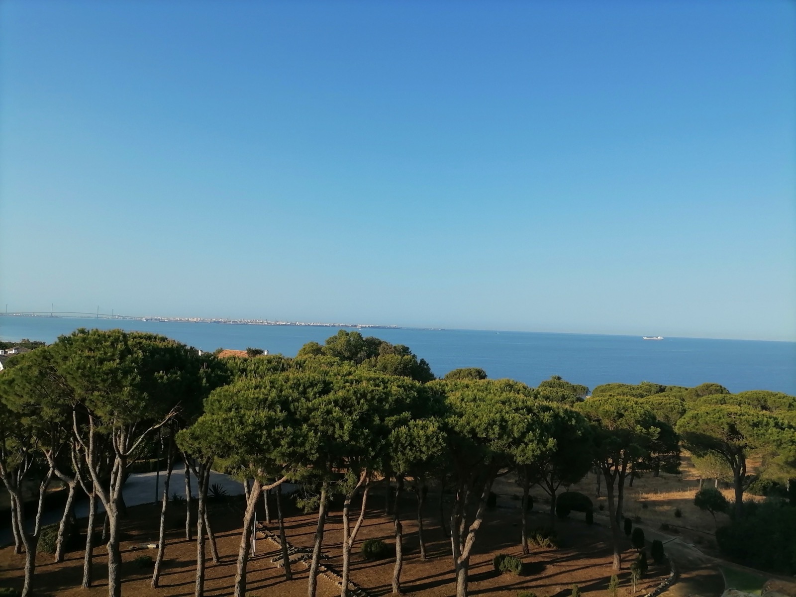 Vue de Cadix depuis El Puerto de Santa María, Andalousie