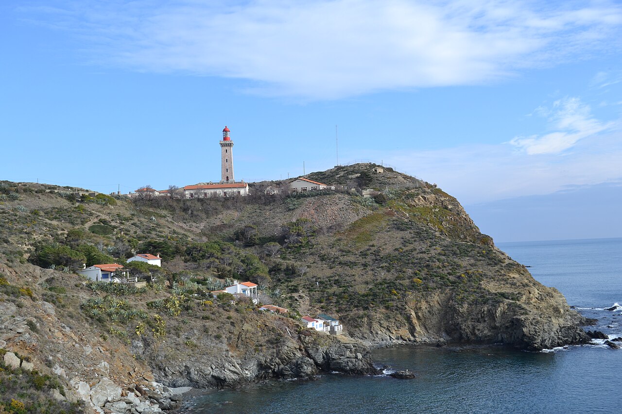 Cap Béar - phare et côte rocheuse de la Côte Vermeille