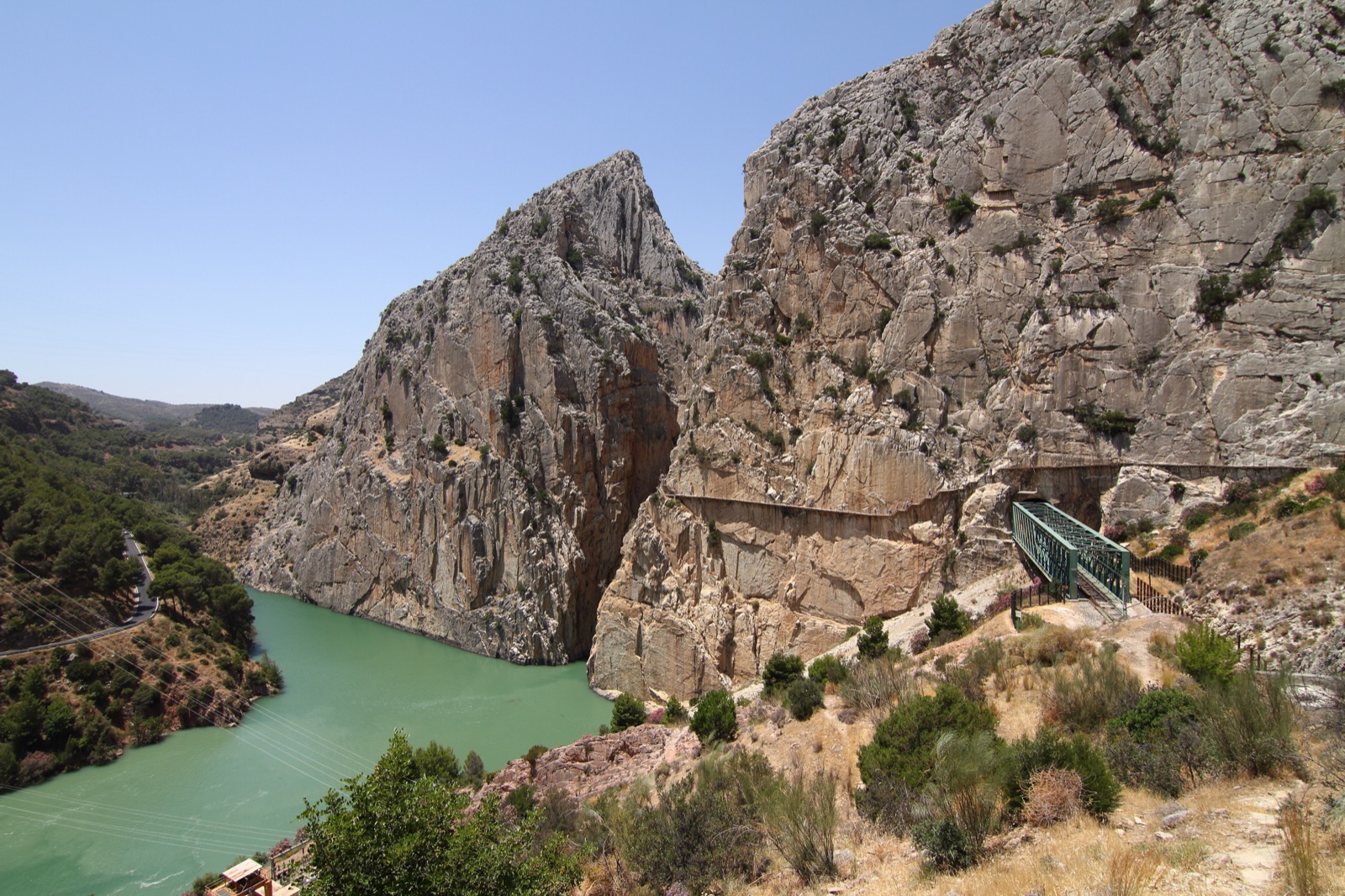 Passerelles du Caminito del Rey accrochees aux parois du Desfiladero de los Gaitanes en Andalousie