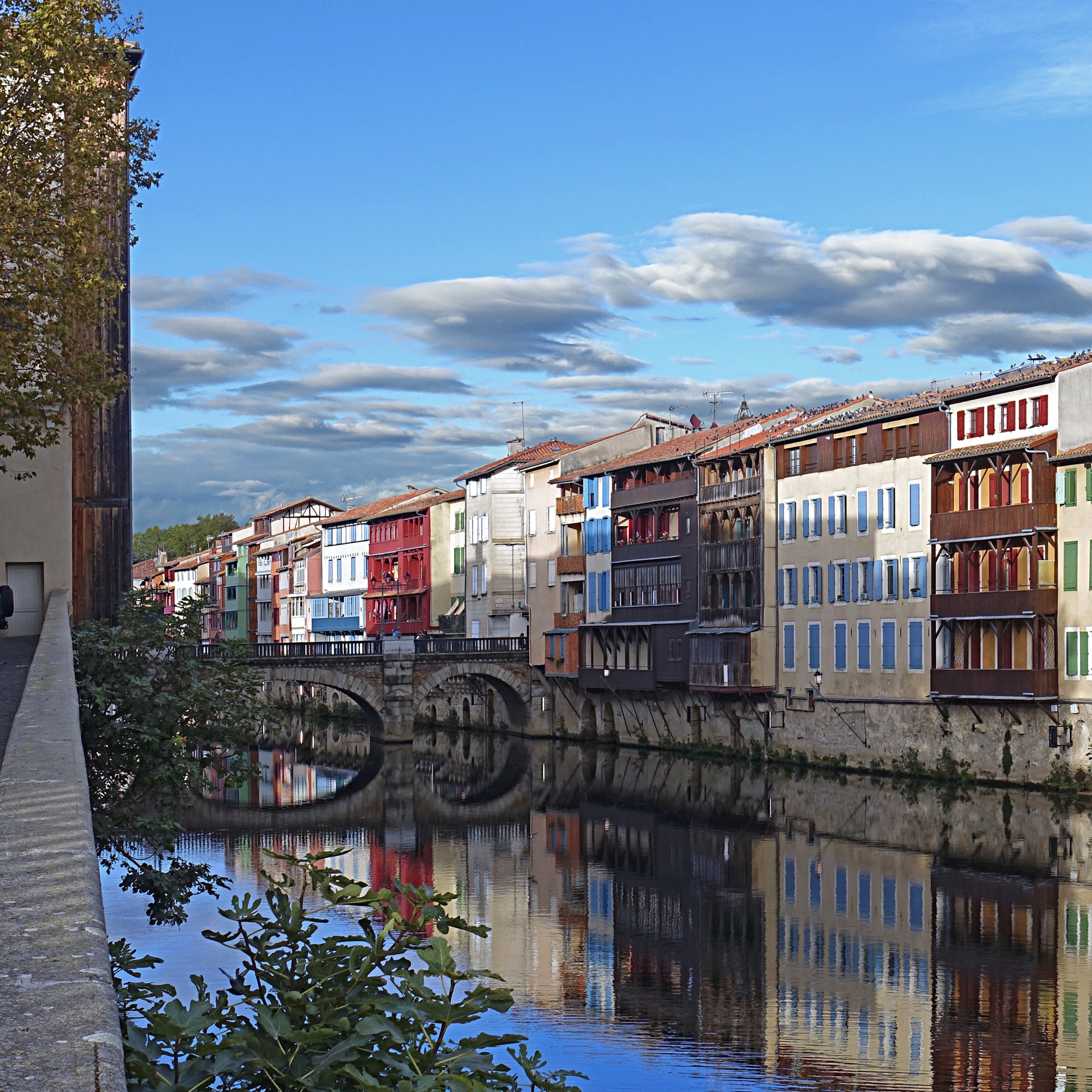 La ville de Castres, où Les Mets d'Adélaïde réinvestit l'ancienne école des Salvages