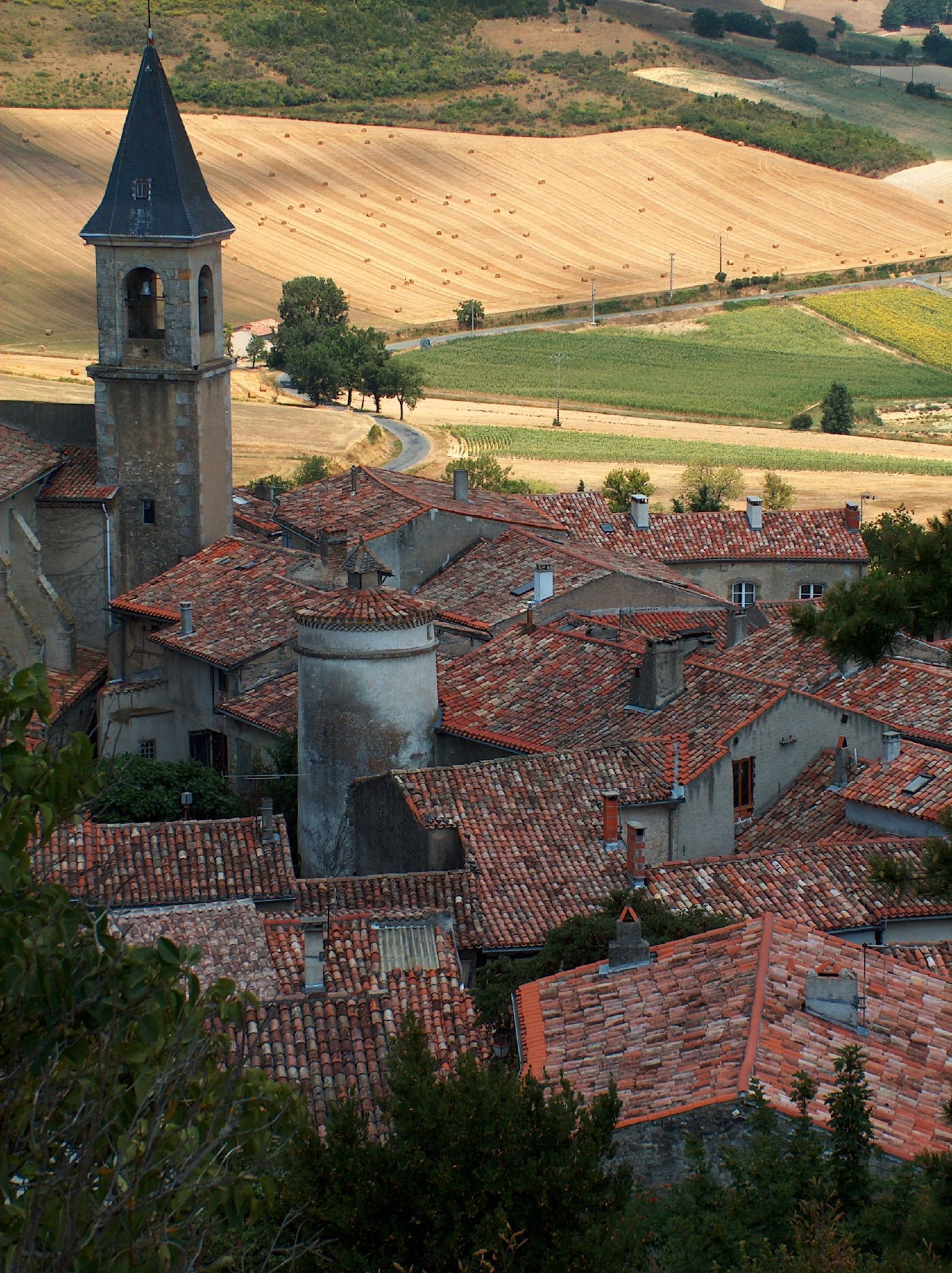 Le village de Lautrec, célèbre pour son ail rose, où L'oc-xalis entre au Michelin