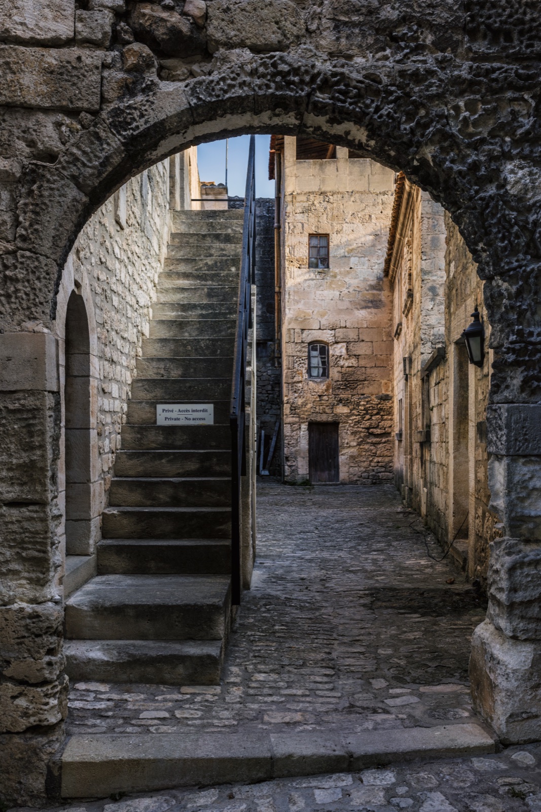 Les Baux-de-Provence et son village perché, où se trouve L'Oustau de Baumanière
